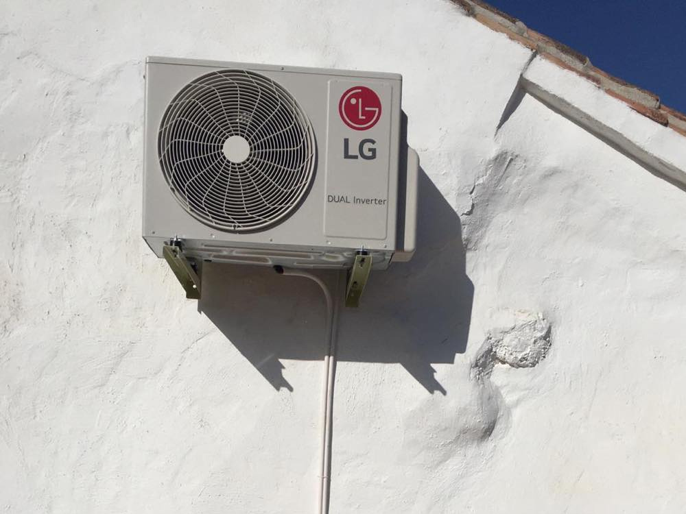 Air conditioning installation Cajiz